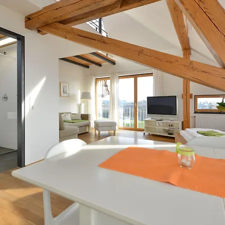 Gut Huegle Erlebnishof * 拉芬斯堡