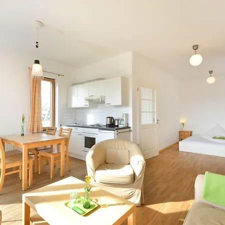 Gut Huegle Erlebnishof 拉芬斯堡